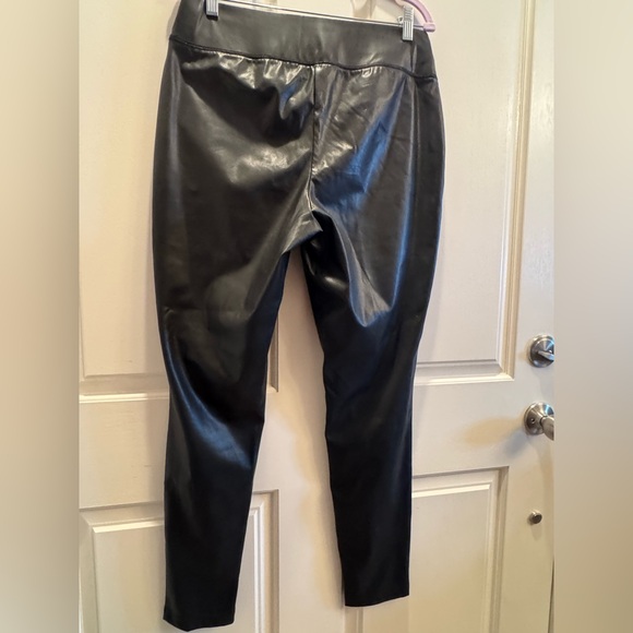 INC International Concepts Black Skinny Faux Leather Pants - Picture 4 of 4